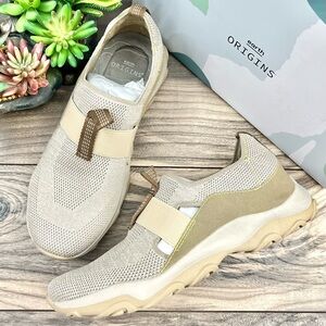 NIB Earth Origins Tanvi 8W 9W Knit Trail Slip On Sneaker Sand White Fabric